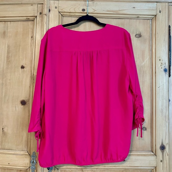 New York & Company Women’s Bold Pink V-Neck Blouse Size XL - Picture 2 of 7